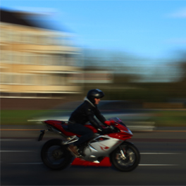 Ankstyvas vasariškas oras lėmė išaugusį motociklininkų padarytų eismo įvykių skaičių Straipsnio nuotrauka
