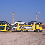Į Lietuvą plūsta skendę, degę ir netaisomai sudaužyti automobiliai Straipsnio nuotrauka